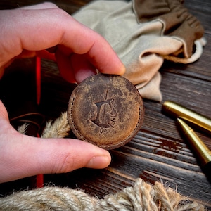 Leder Geldbeutel für Challenge Coin. Geburtstagsgeschenk für Freund. EDC Münzeinlage