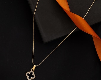 Superbe collier trèfle à feuilles | Collier plaqué or 14 carats | Collier trèfle personnalisé | Collier porte-bonheur pour femme | Cadeau pour femme