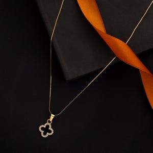 Lucky Clover Pendant | Personalised 14k Gold Plated Clover Necklace | Anniversary Gift | Bridesmaids Necklace | Birthday Gift | Gift for Her
