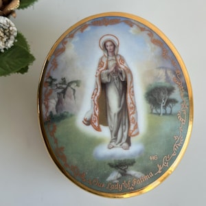 Porcelain music box &quot;Our Lady of Fatima&quot; Ardleigh-Elliott 1994