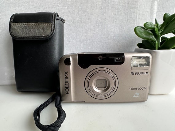 【美品】FUJIFILM Fine Pix AV250 silver FUJIFILM FINEPIX AV250 Digital Camera Tested Used Compact