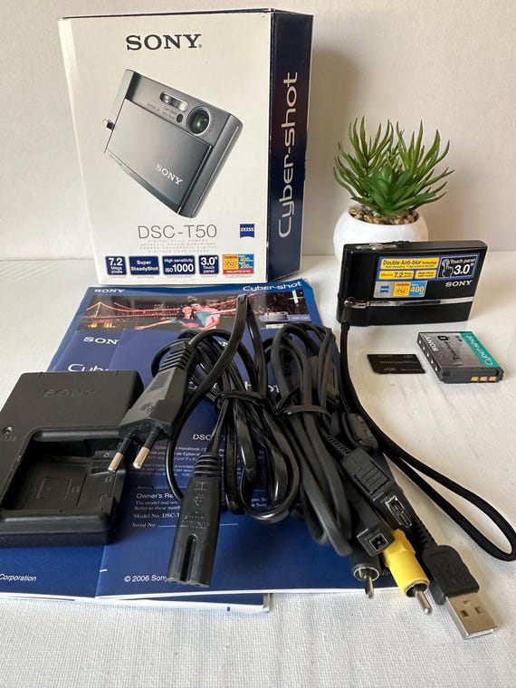 ✨️完動品✨️SONY Cyber-shot DSC-T50 充電器付 ✨デジカメ】SONY Cyber Shot DSC-T50 充電器付き！