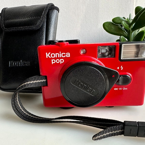 Film camera Konica POP 35 mm working