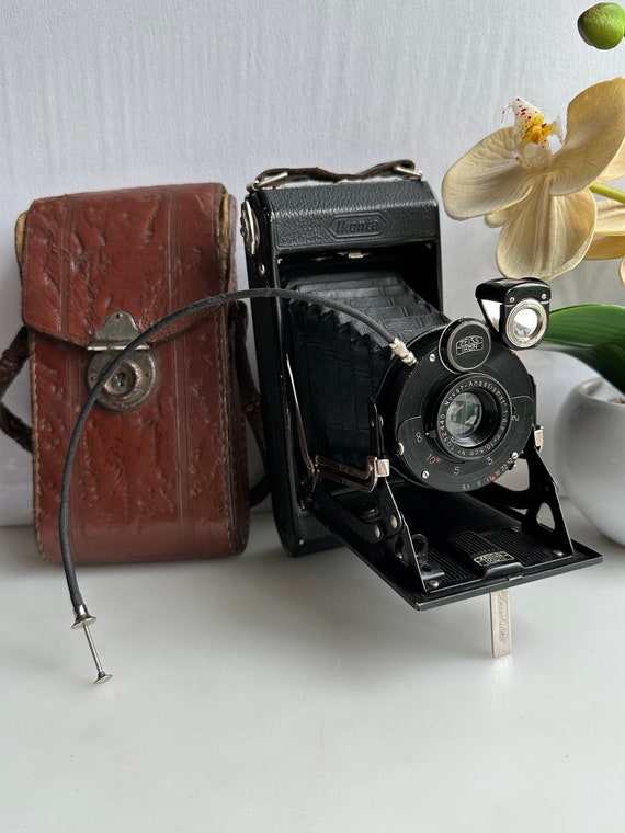 VINTAGE Zeiss Ikon Ikonta Film Camera w/ Novar Anastigmat