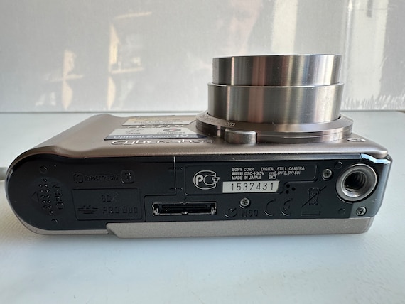 Sony Cyber-shot DSC-HX5 10.2MP Digital Camera 10x Optical