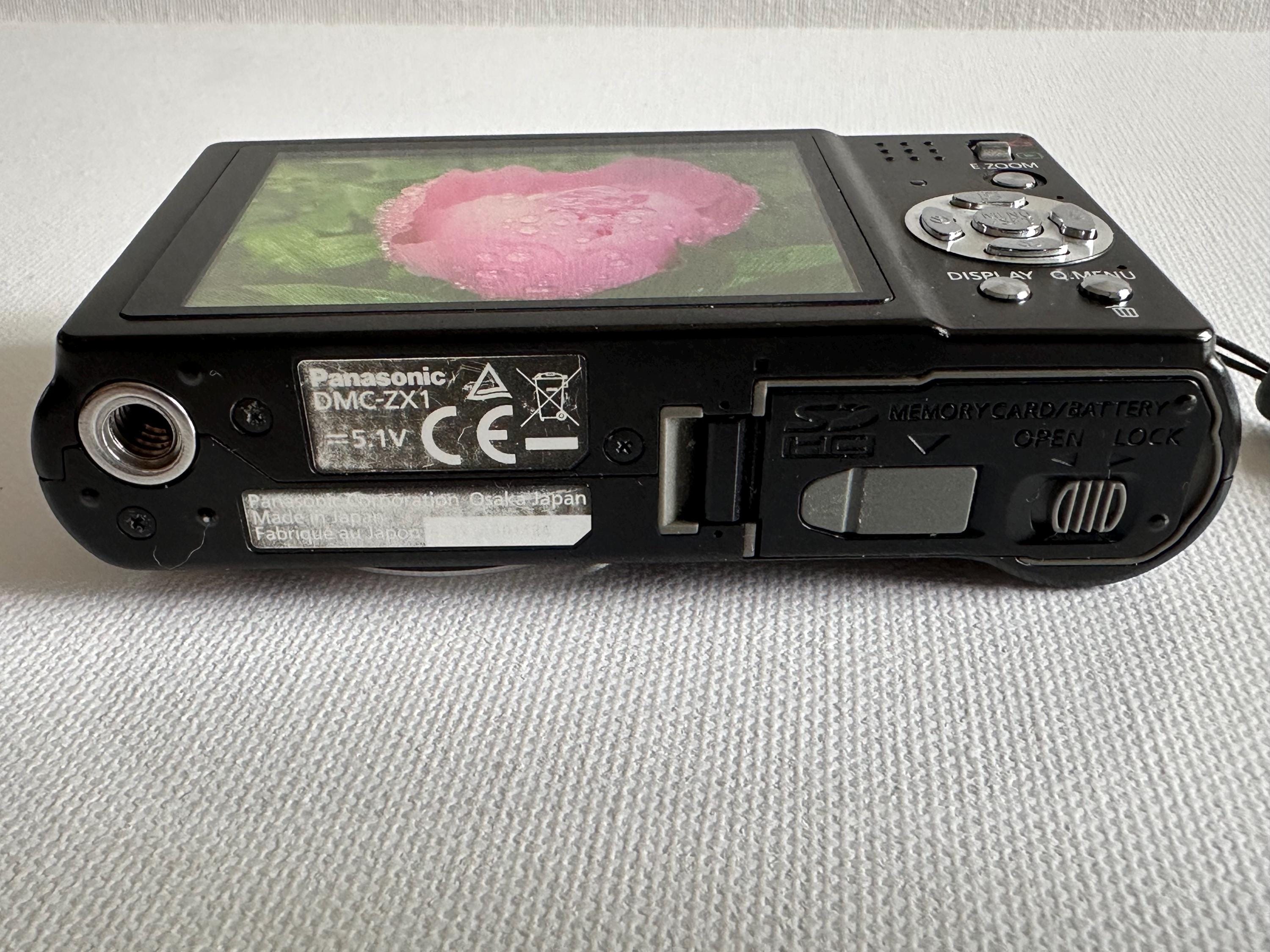 Panasonic LUMIX ZX DMC-ZX1 デジカメ ほとんど未使用