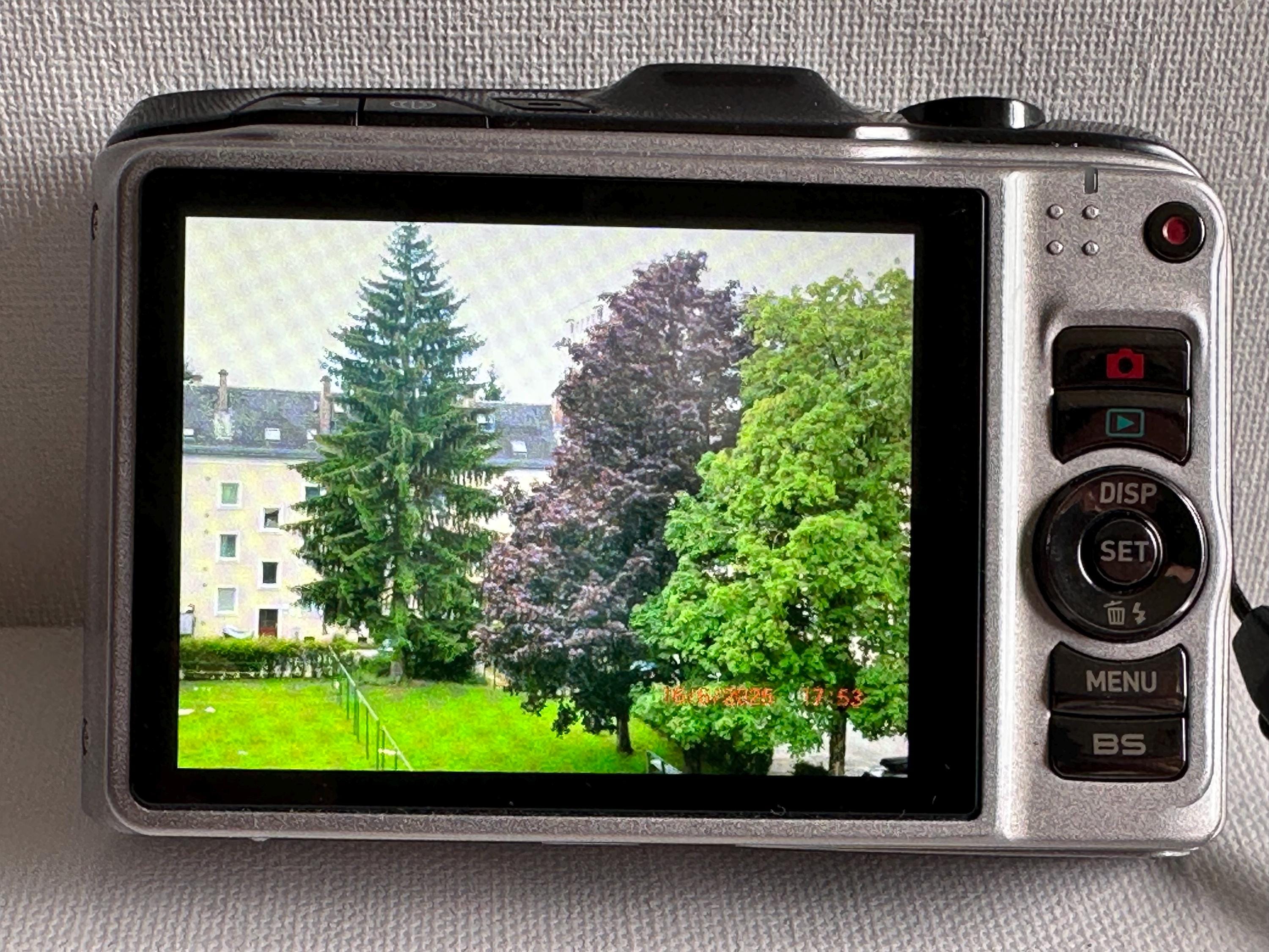 デジタルカメラ カシオ エクシリム EX-H20G 14.1 MP GPS 搭載