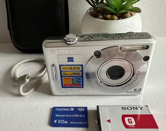 Digital camera Sony Cyber-Shot DSC-W30 6.0 MP
