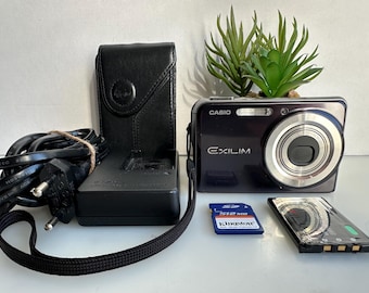 CASIO Exilim EX-Z77 Digital Camera 7.2 MP 3X Optical Zoom 2.6