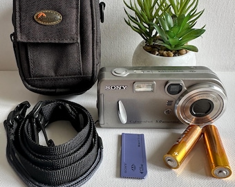 Digital camera Sony Cyber-Shot DSC-P92 5.0 MP
