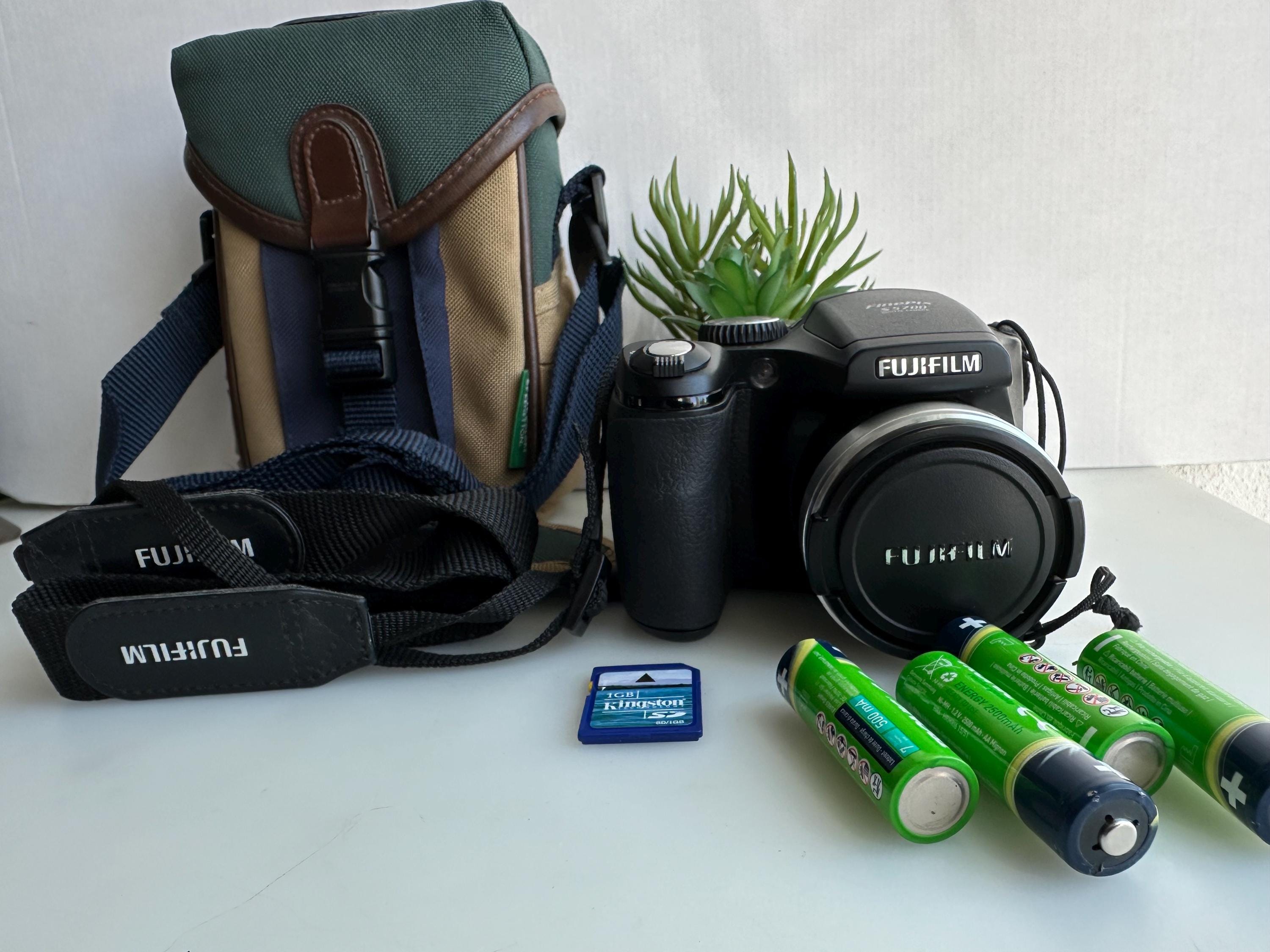 Fujifilm Finepix S5700 MP 10xzoom Digital Camera