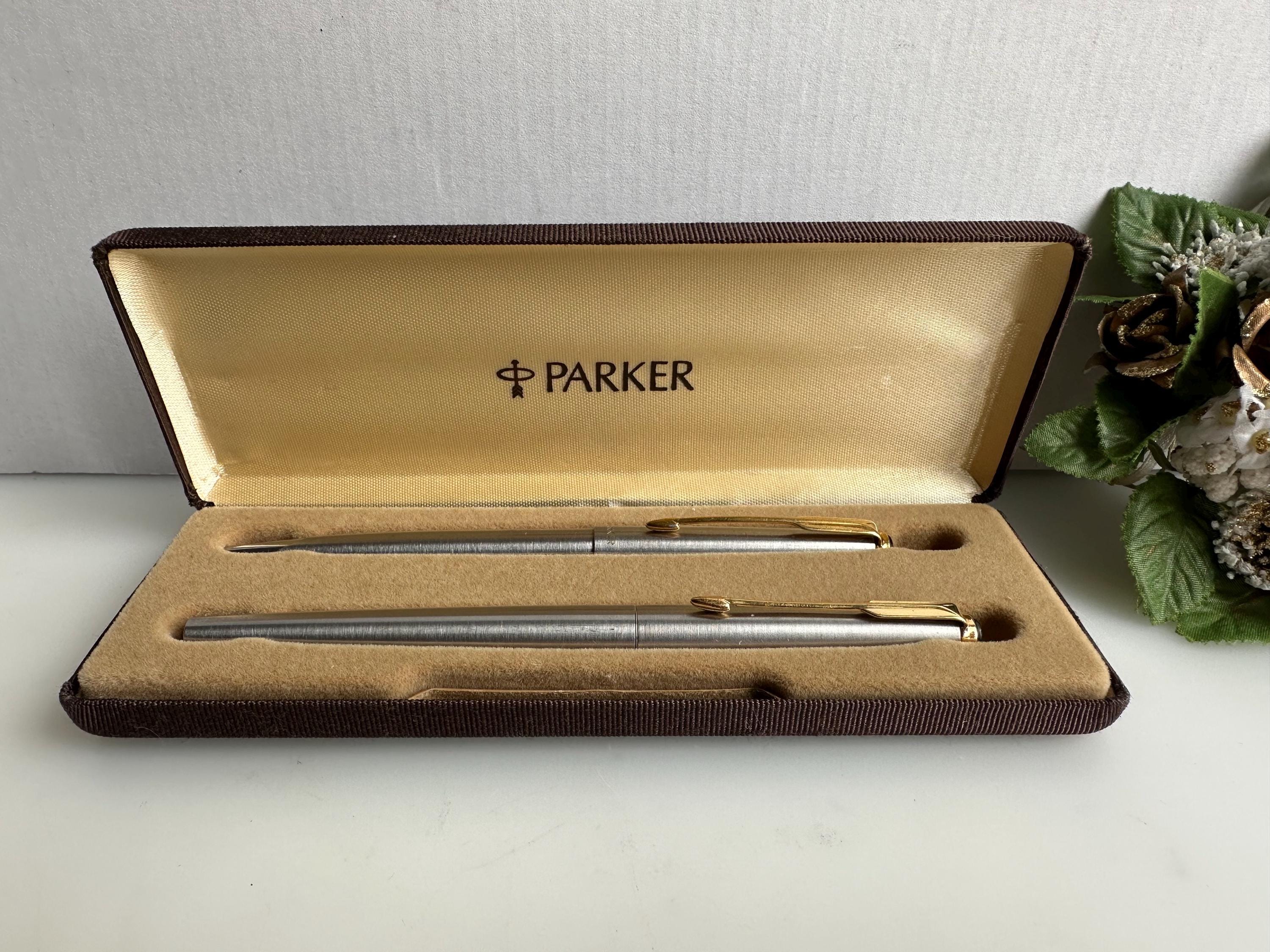 A Set of Two Pens, a Ballpoint Pen + a Fountain Pen, Parker, in a