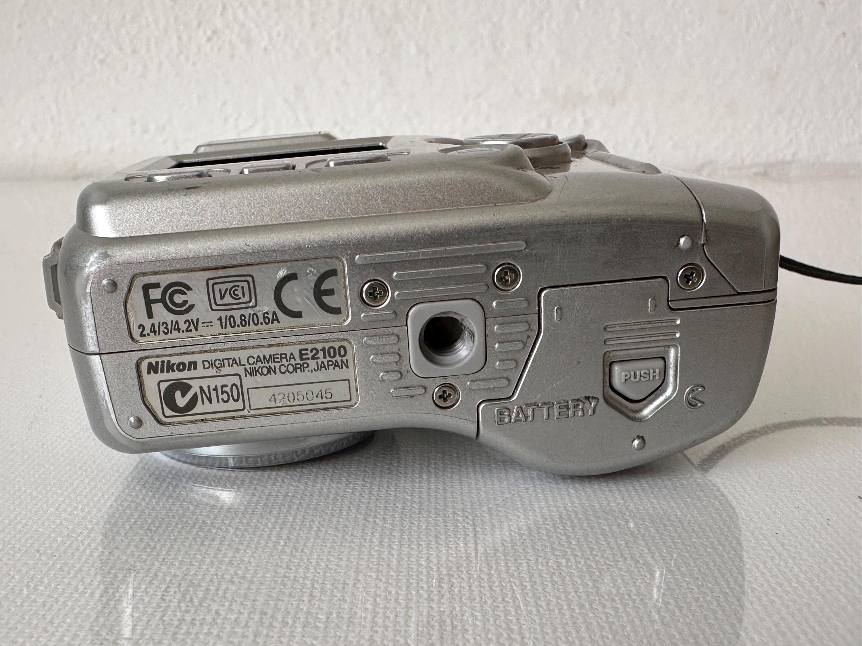 デジタルカメラ Nikon Coolpix 2100 2.0 МP - Etsy 日本