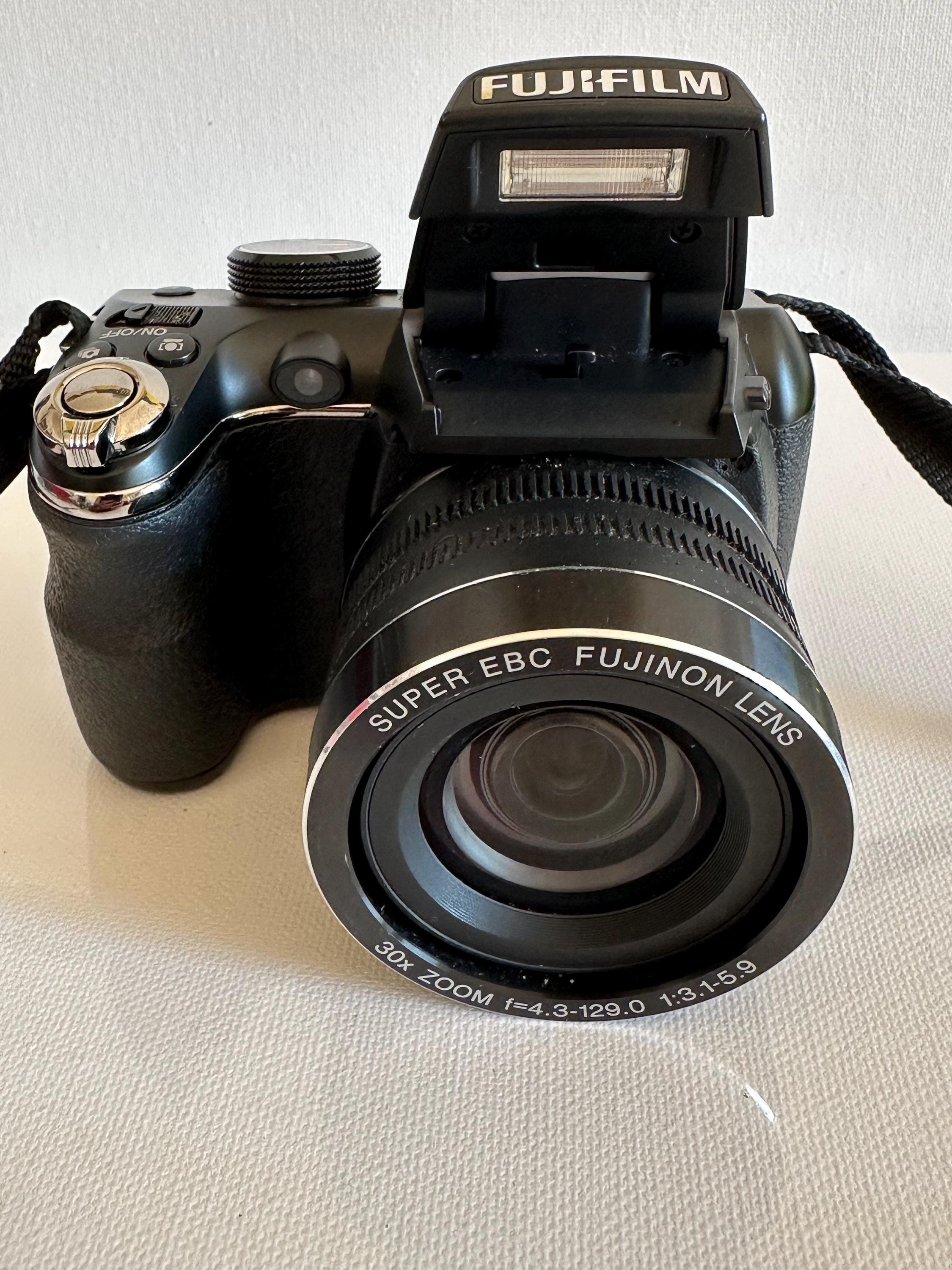 Fujifilm Finepix S4500 Digital Camera With 14.0 MP Resolution and