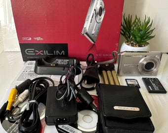 Buy Digital Camera Casio Exilim EX-Z110 Silver 6.0 Mpx Online in