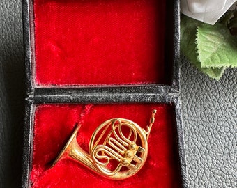 Miniature musical instrument trumpet