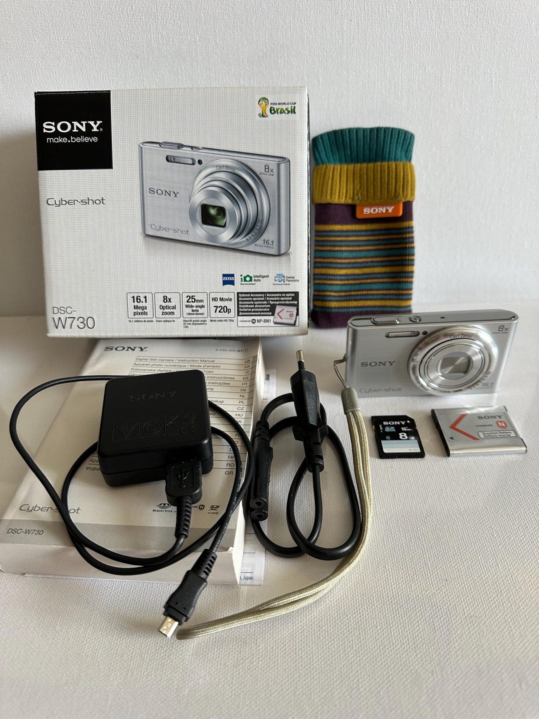 Sony Cyber-shot DSC-W630 Compact 16.1 MP - Couleur Champagne, Zoom 5x