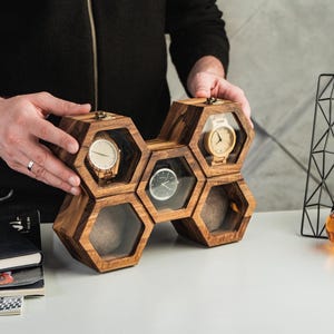 Kerstcadeau met monogram, houten horlogedoos, horlogekast gepersonaliseerd, horlogedoos gegraveerd, aangepaste horlogedoos, handgemaakte horlogekast