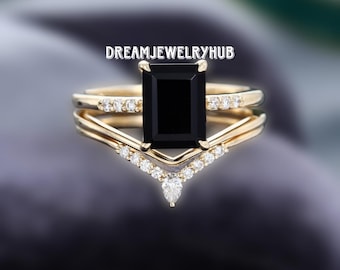 Anillo de compromiso vintage de ónix negro con moissanita de corte esmeralda y diamante en oro rosa. Anillo curvo a juego. Regalo de novia para mujer.