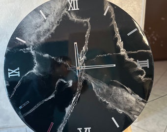 Orologio da parete in resina effetto marmo