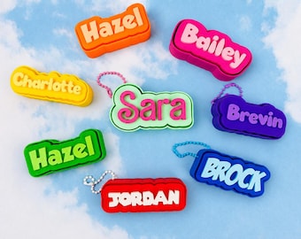 Personalisierte Name Clicker Schlüsselbund | Benutzerdefinierte Rucksackanhänger | Geschenk verpackt