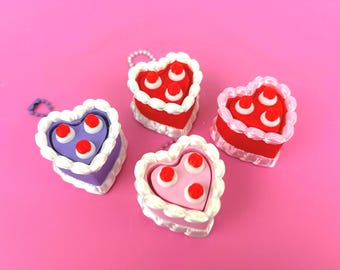 Fidget Clicker Hartvormige Taart Sleutelhanger met Kersen