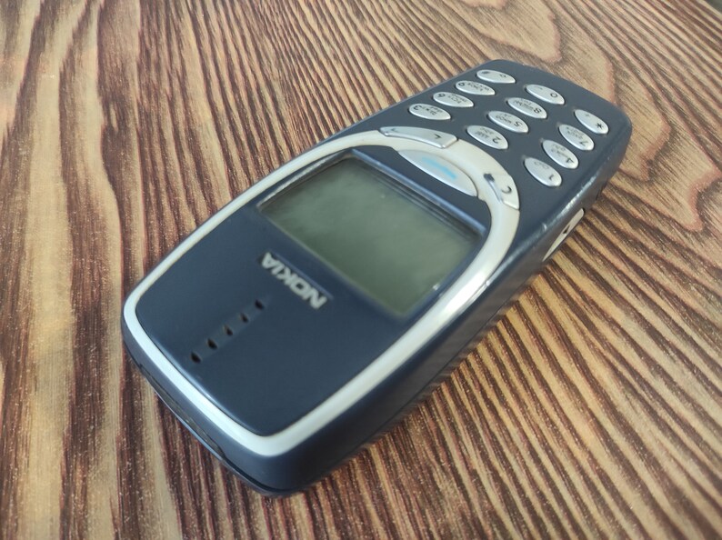 Vintage MOBILE PHONE NOKIA 3310 Original Exclusive image 3