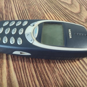 Vintage MOBILE PHONE NOKIA 3310 Original Exclusive image 5