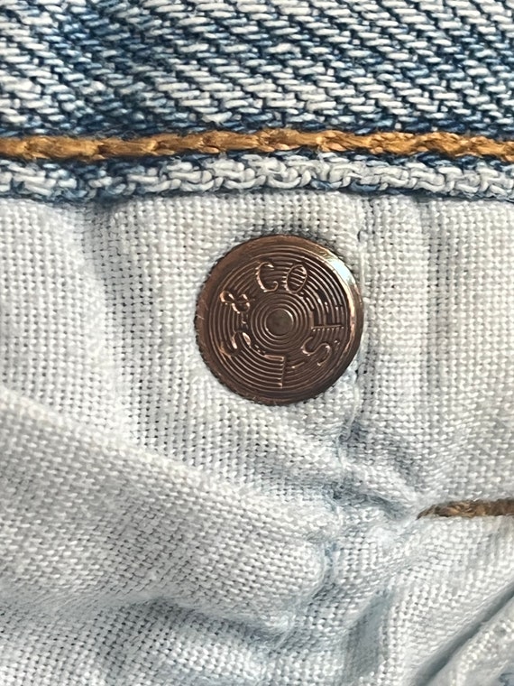 VINTAGE 90s Levi's 501 Red Tab Button Fly Denim J… - image 7