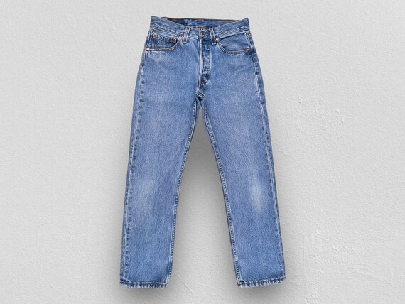 Levis 701 2025 student fit