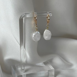 Baroque Pearl Earrings, Pearl Huggie Hoop Earring, Pearl Hoop Earring, Pearl Drop Earring, Bridesmaid Earring, Wedding Earring