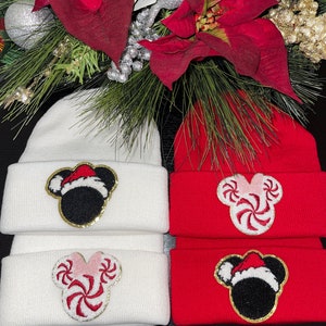 Gorros navideños Disney de Mickey Mouse y Minnie Mouse.