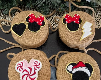 Bolsas de paja con diseños variados de Mickey y Minnie Mouse de Disney.