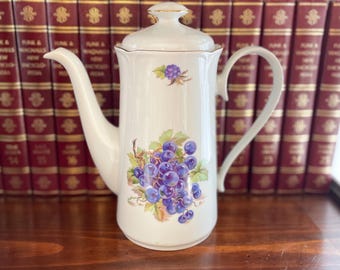 Graf von Henneberg Porzellan Tea Kettle