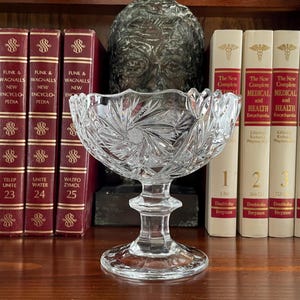 Cuenco de pedestal de cristal