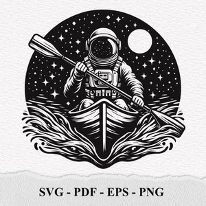 Könnte beinhalten: Schwarz-weiß-Illustration eines Astronauten, der in einem Boot in einem sternenklaren Nachthimmel paddelt. Der Astronaut trägt einen Raumanzug und einen Helm. Das Boot befindet sich im Wasser und die Sterne sind am Himmel sichtbar.