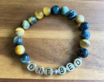 One Bed - Book Trope Beaded Friendship Bracelet, Romantasy Book Lover Gift, Bookish Merch, Romantasy Jewelry