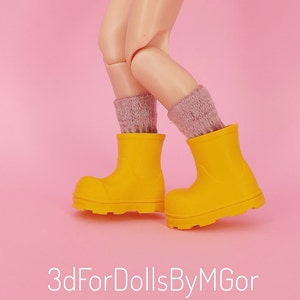 Yellow boots for Blythe doll