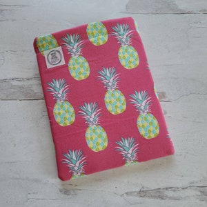 Padded Kindle Sleeve - Book and E-Reader/Tablet Sleeve - Protective Padded Cover - Pineapples