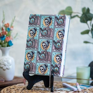 Adjustable Dust Jacket, Fabric Book Jacket, Protective Book Jacket - The Book Lover