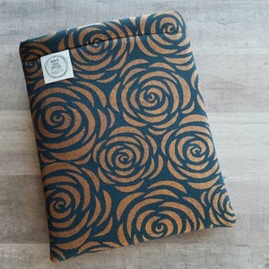 Padded Kindle Sleeve - Book and E-Reader/Tablet Sleeve - Protective Padded Cover - Gilded Roses