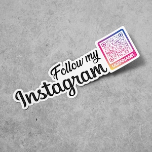 Può includere: Etichetta bianca con testo nero che dice "Follow my Instagram" e un codice QR colorato con il testo "USERNAME".