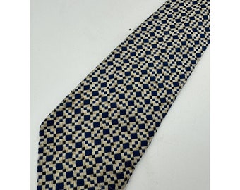the sears girthy tie
