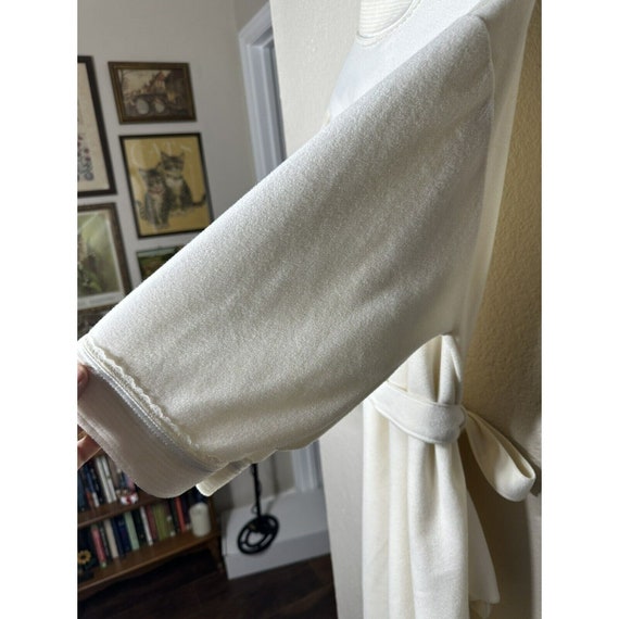 RARE Vintage Robe Carriage Court Womens White Rob… - image 10