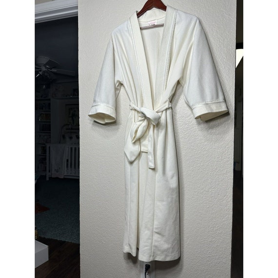 RARE Vintage Robe Carriage Court Womens White Rob… - image 3