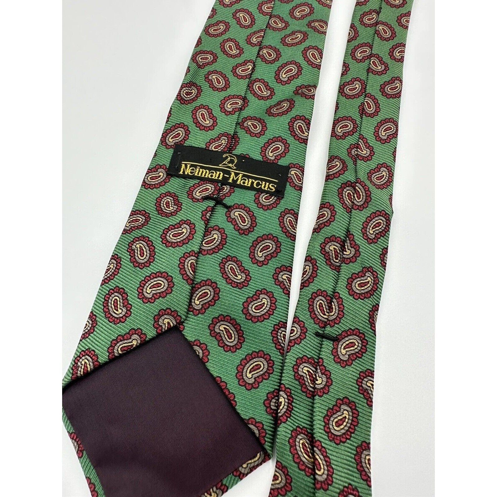 Neiman Marcus Tie Classic Ties for Men for sale | eBay Neiman Marcus Tie All Silk Red/Green main image 1