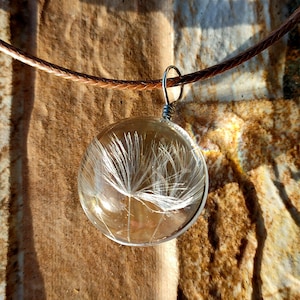 Paardebloemzaadketting in houten kist - valentijnscadeau sieraden - kristal harshanger - doe een wens harssieraden - wens bedel geschenken