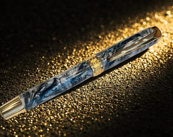 Argentite | Gold Fountain Pen | Luxury Writing Instrument by Highlander
