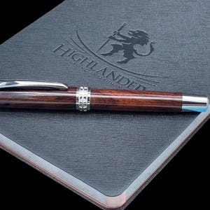 Penna stilografica in palissandro indiano nero e titanio - regalo di laurea perfetto