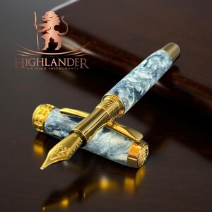 Glacierfire | Caneta-tinteiro exclusiva em resina azul-gelo e ouro vermelho | Feita à mão por Highlander